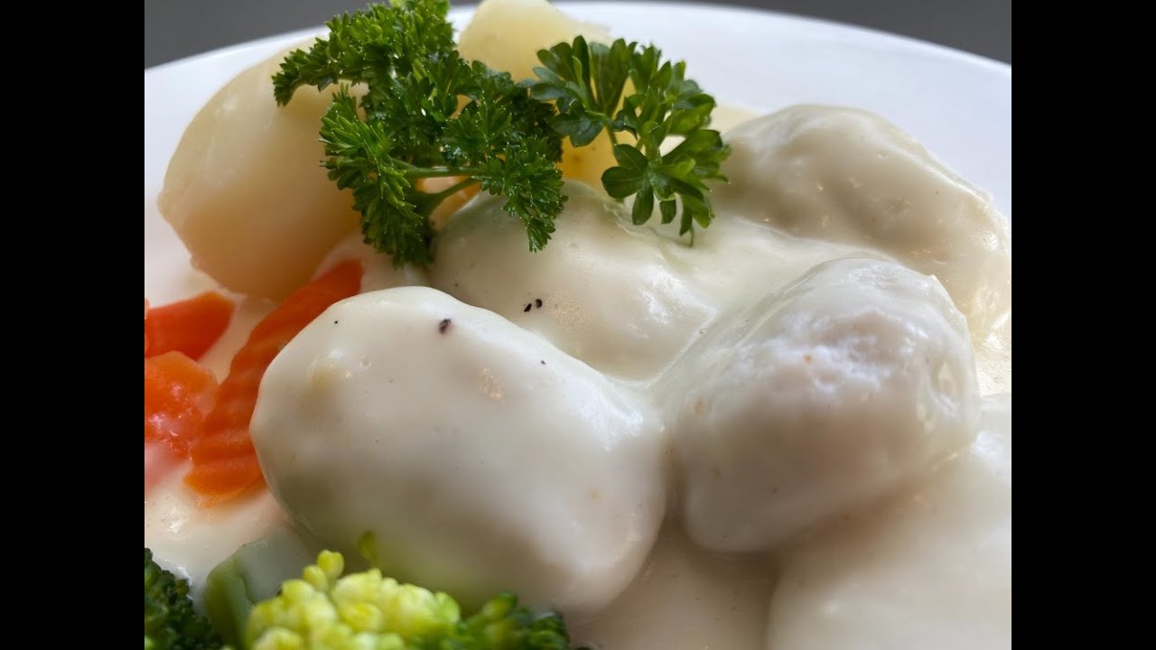 Fiskeboller i hvit saus