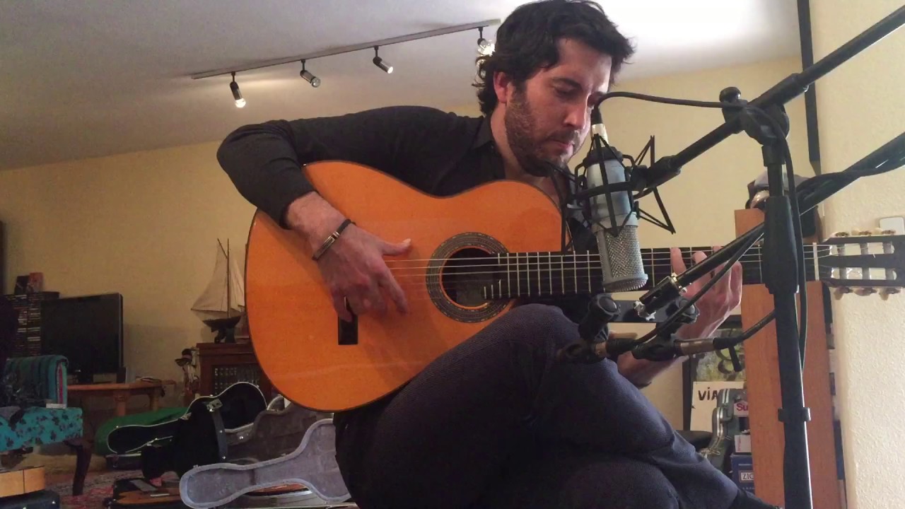 Felipe Conde - Yago Santos toca la guitarra modelo 