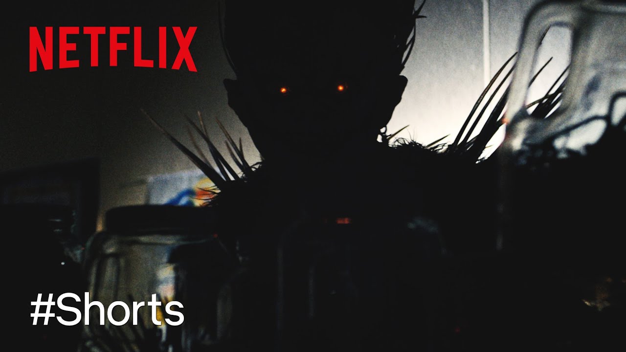 ハリウッド映画版 - 死神リュークの初登場シーン | Death Note/デスノート | Netflix Japan - YouTube