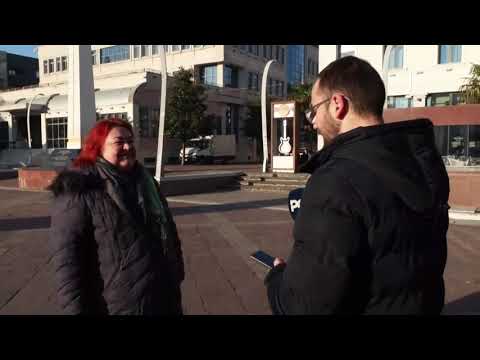 Poziv srednjoškolcima_kama i studentima_kinjama da se prijave za učešće u projektu Kind Online, koji za cilj ima smanjenje radikalizacije mladih putem društvenih mreža.
Projekat Kind Online, koji realizuje NVO Prima podržan je kroz program „Zaštita prava i promocija digitalnog građanstva: Crnogorski digitalni štit (MDS)“ koji sprovodi Centar za građansko obrazovanje (CGO) u partnerstvu sa SHARE fondacijom, i u saradnji sa Agencijom za  audiovizuelne medijske usluge, a uz finansijsku podršku Evropske unije i kofinansiranje Ministarstva regionalno-investicionog razvoja i saradnje sa nevladinim organizacijama.