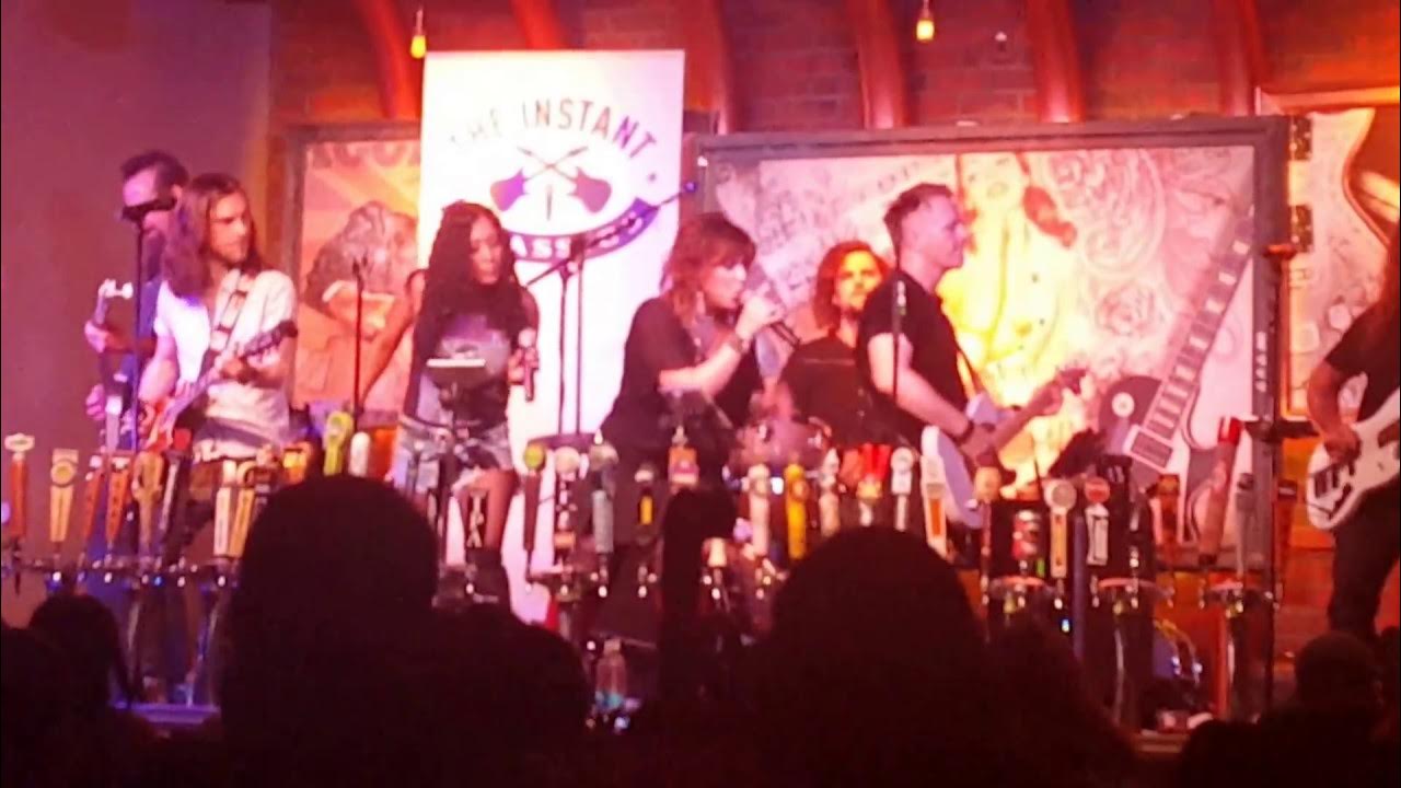 The Instant Classics perform Barracuda at The Copper Blues in downtown