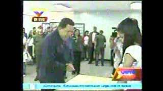 CHAVEZ VOTANDO - 07-10-2012