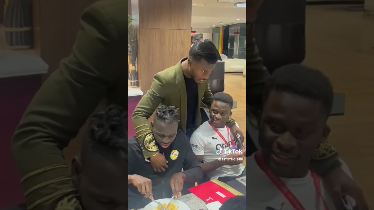 Regardez qui est venu supporter l’équipe. Keita Balde Diao 👊✨