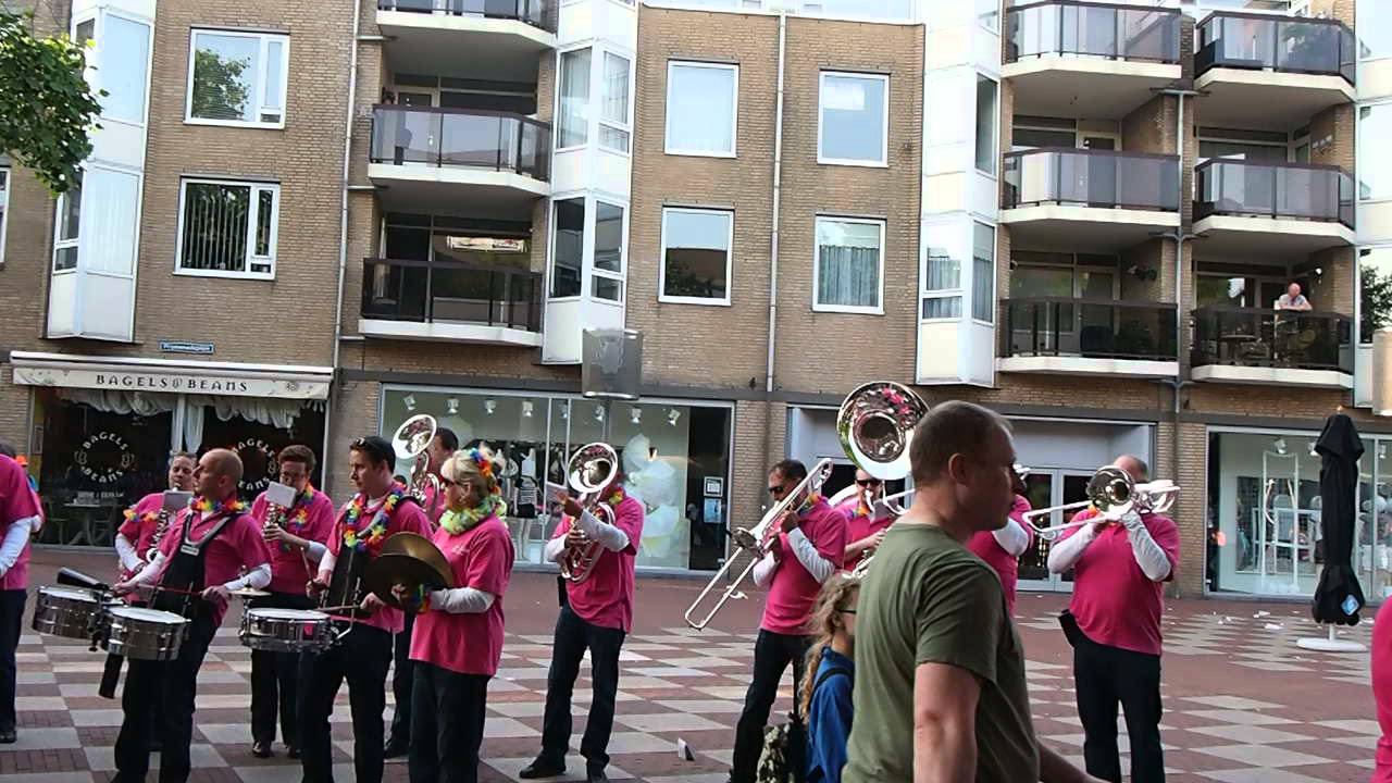 Joost is anders geaard - YouTube