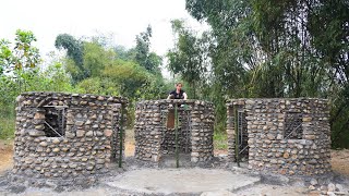 Alone designed and built a stone castle: Build circular stone walls  Build cabin with many stone