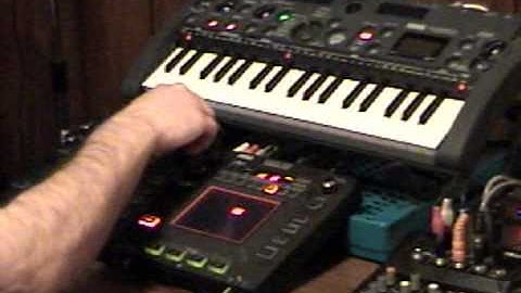 EDM Live Jam 2013/03/09 Kaossilator Pro, microSAMPLER, & Kaoss Pad Performance
