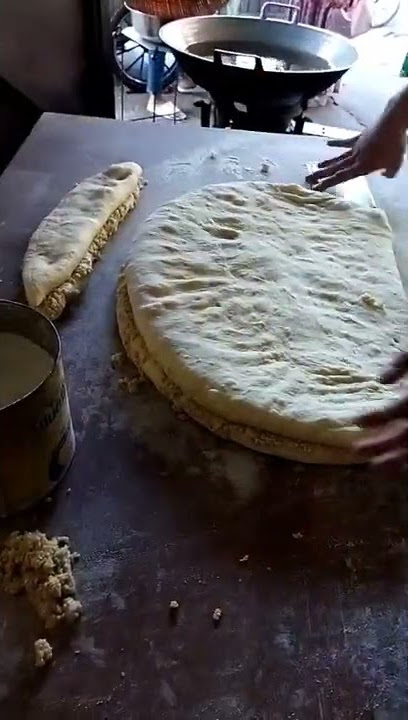 CAKUE DAN ROTI GORENG WIJEN DHARMAHUSADA, Kuliner Surabaya