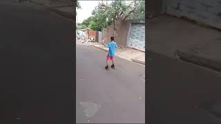 João andando de patins