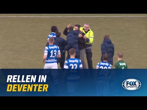 Rellen op het veld na Go Ahead Eagles - De Graafschap