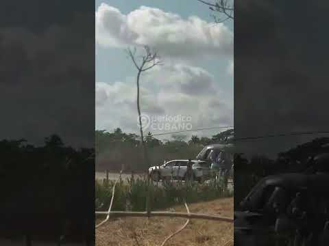 Miguel Díaz-Canel bajando de un helicóptero y montando en un lujoso auto