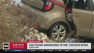 Abandoned car pulled from north branch of Chicago River