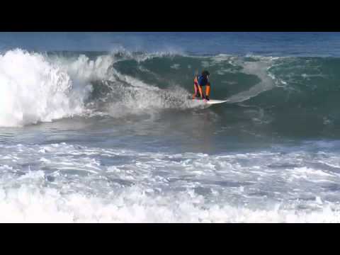 A session on the St Clair Esplanade., St Clair surf spot, Dunedin / Otago, New Zealand.