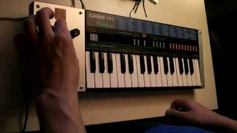 Circuit Bent CASIO SA 11 by badbarcode n°001