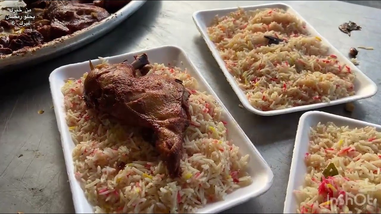 ببذل كريم من محسنين  تقديم وجبة إفطار صائم للأسر المتعففة في مراكز الإيواء المؤقتة والابنية الهيكلية