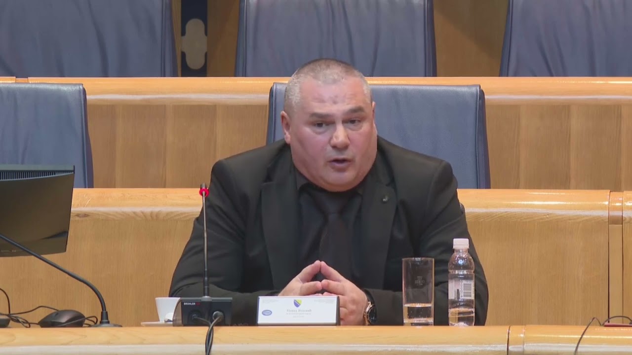 Radnik UIO tvrdi da je pretučen, zatvoren i psihički zlostavljan jer je odbio učešće u korupciji