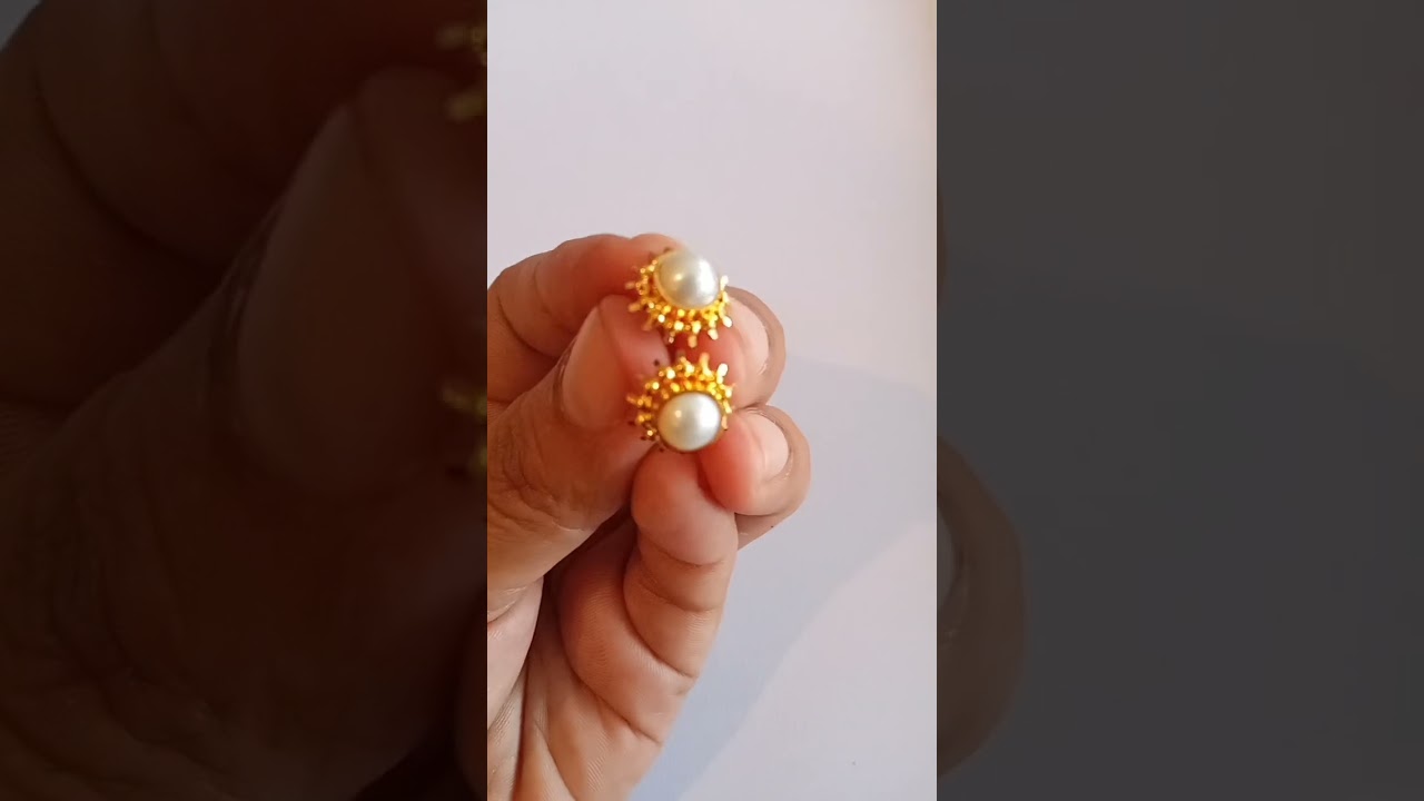 Stud With stone vismaya gold 