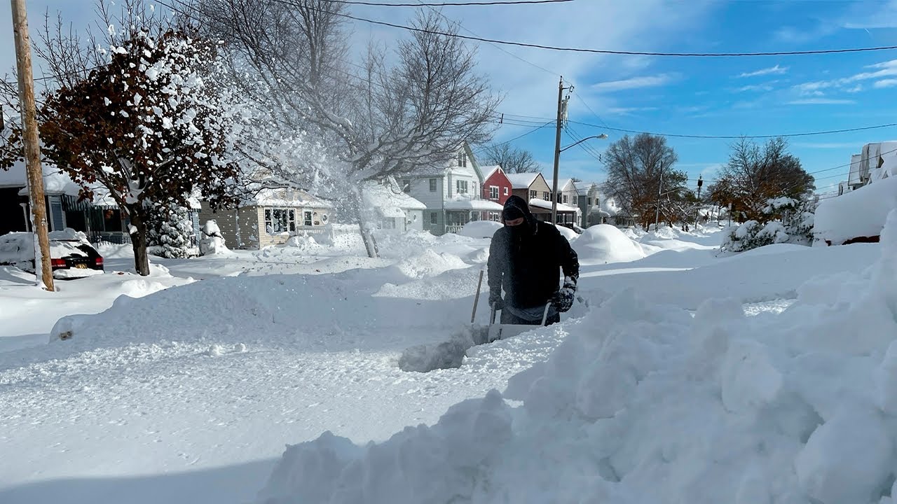 Buffalo snowstorm 2022: Unbelievable 77 inches of snow! 