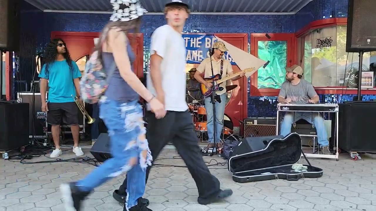 Video thumbnail for "Dabbit & Friends — Bluesberry Fest (Song 7)"