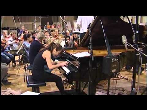 Miki Yumihari - Robert Schumann Concerto for piano and orchestra in A minor op.54
