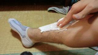 木工用ボンドで、すね毛処理 !!! Waxing My Legs with GLUE PDS