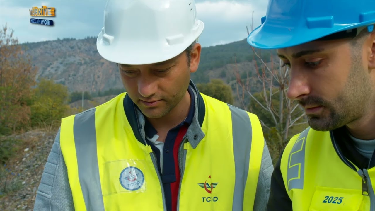 Ekip arkadaşlarımızla beraber, sırt sırta vererek çalışmaktayız.