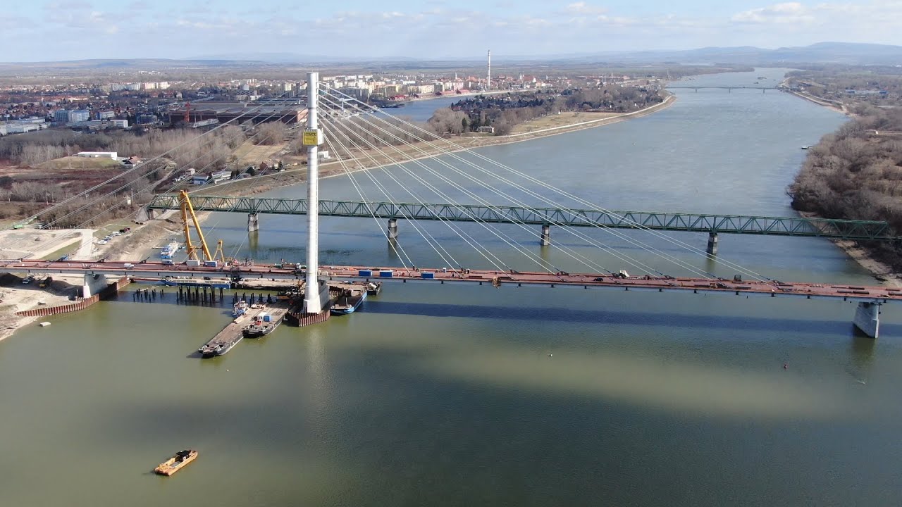 Ilyen a magasból az új komáromi Duna-híd