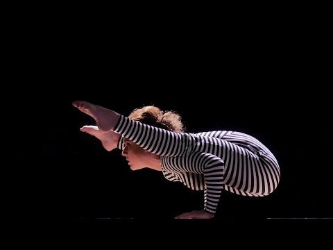 1MMI Extra: Zebra suit contortion
