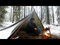3 Days Solo Winter Bushcraft - Hiking The North in Rain and Snow
