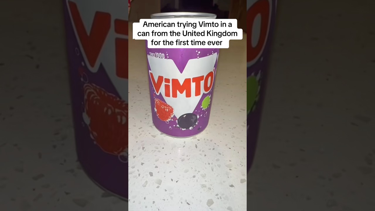 Американец впервые пробует Vimto в банке из Великобритании 