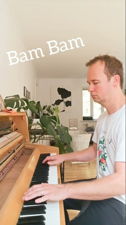 Bam Bam... screaming goat edition 😀 #piano #bambam #edsheeran