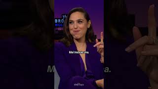 Gal Gadot vorbește cu gura plină #cinemagia #galgadot #wonderwoman #cinemagiaro