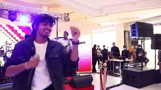 Dhanith Sri performing &#39;Naukawa&#39; LIVE