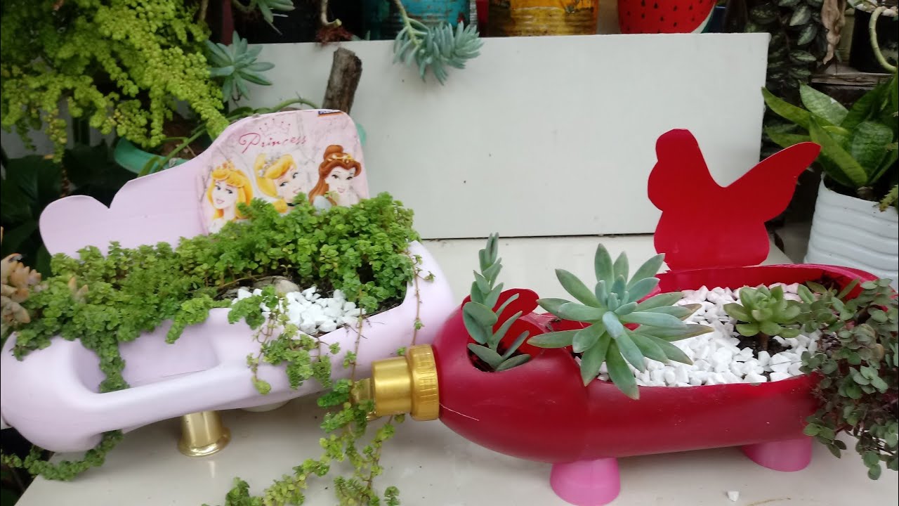 Vaso com garrafas de amaciante de um jeito fácil passo a passo.