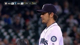 HOU@SEA: Iwakuma strikes out six over seven innings