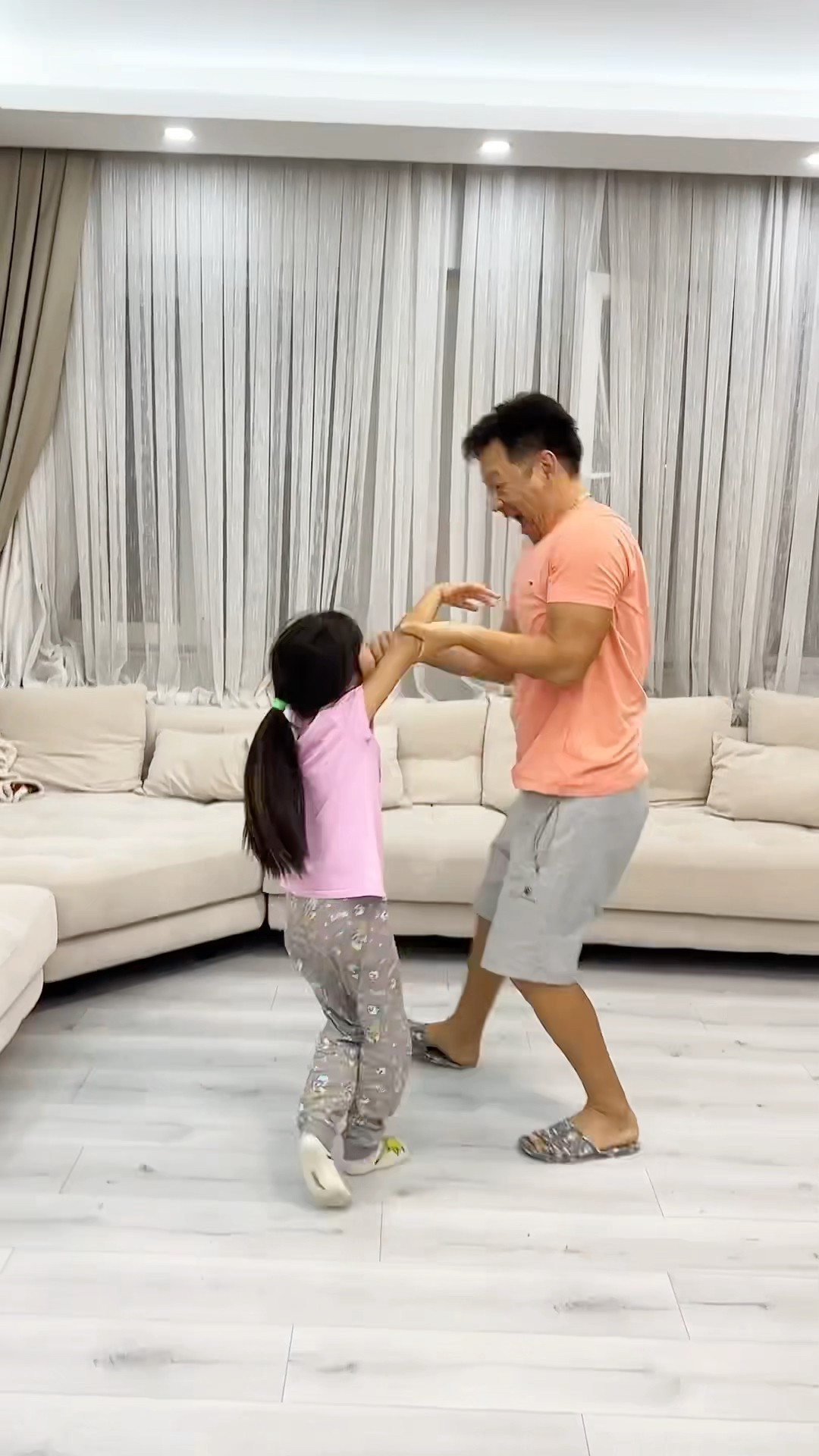 flying monkey ?? LeoNata family #shorts