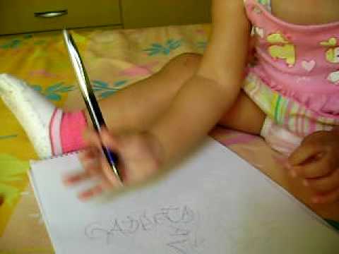 Gabriela Silveira Lins - Segurando a caneta