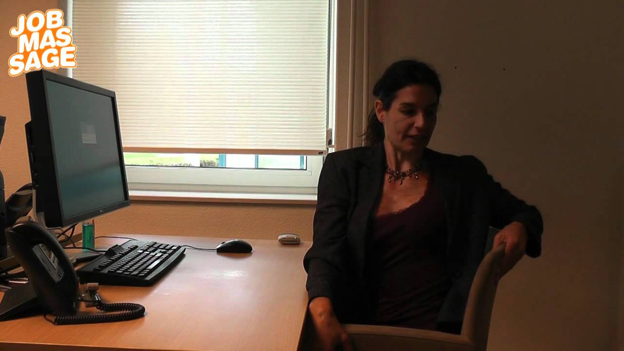 Yoga achter de computer - Doe deze jobmassage tip van de dag