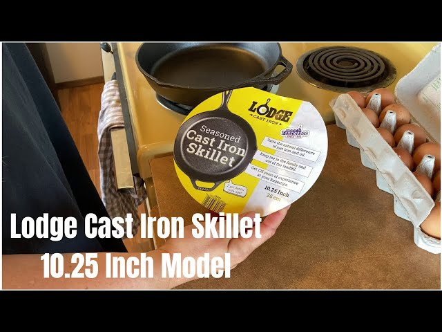 Lodge Seasoned Cast Iron Cookware Set. 2 Piece Skillet Set. (10.25 inches  and 6.5 inches)