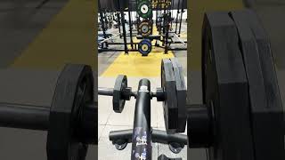 Crise De Panique Dans Les Vestiaires Des Femmes À La Salle De Sport