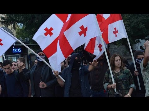 „დიდება ერს, სიკვდილი მტერს“ – ნაციონალისტური მსვლელობა თურქულ რესტორნებთან