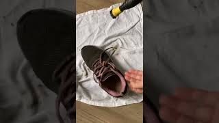 How to quickly wash your shoes with steam  (як помити взуття парою)