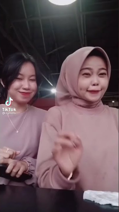 Lagi Heboh senyum cewek di tiktok bikin netizen heran