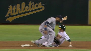 SEA@OAK: Hicks throws out Burns after challenge