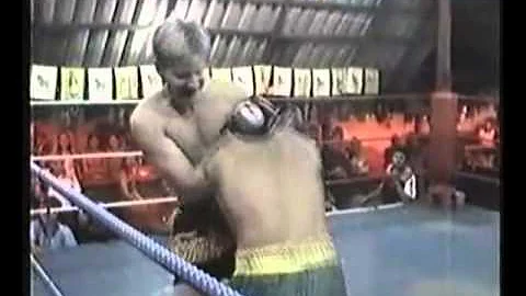 Damian Mavis Muay Thai fight.wmv