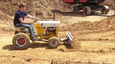 Cub Cadet "Original" Pushing Dirt At National Pike Steam Show 2018
