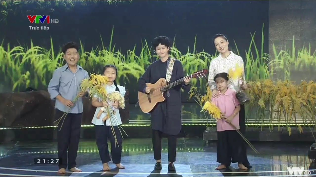 Hạt gạo làng ta - Đưa cơm cho mẹ đi cày | Nhật Minh- Minh Hà- Lê Cát Trọng Lý | Lời thề độc lập