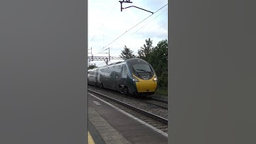 Class 390 passing Acton Bridge #railway #trains #train #pendolino #trainsatspeed #awc #trainspotting