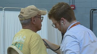 Dell Medical School students run free clinic