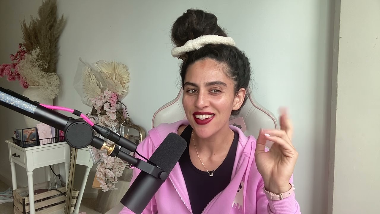 SAGITTARIUS 🌸OCT 15-31🌸 SAGITT., YES THERE IS SOMETHING BETWEEN YOU AND THIS PERSON IN THE STARS ..