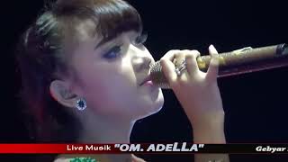 Goyang dong.... OM. ADELLA Sedekah Laut Bendar 2018 (1)